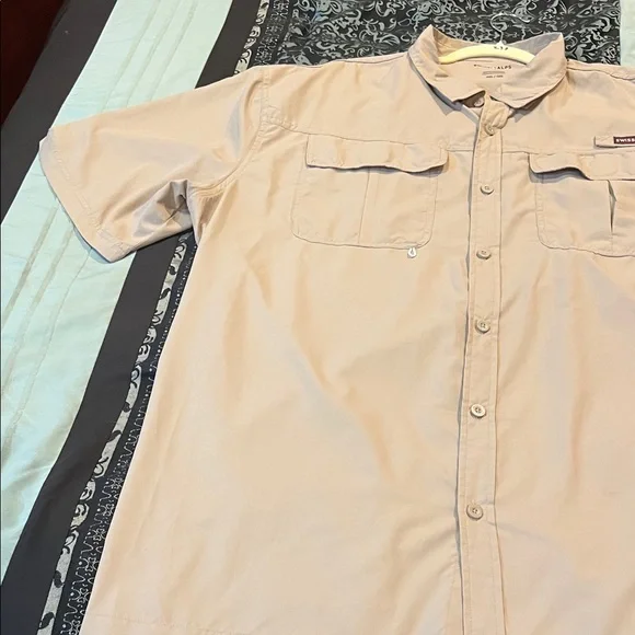 SWISS ALPS Men’s Light Tan Short-Sleeve Button-Down Fishing Shirt - Picture 3 of 11